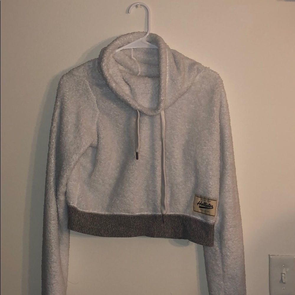 White and Grey Fluffy Cropped Sweatshirt/HoodieNEW